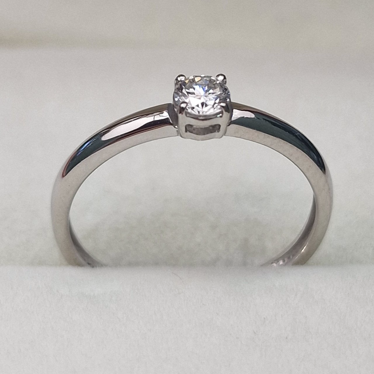 Кольцо Deimantas 104622638 16р 1,29гр 0,16ct. купить,NaN