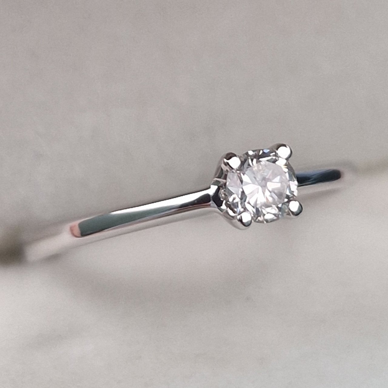 Кольцо Deimantas 104622634 16,5р 1,67гр 0,19ct. купить,NaN