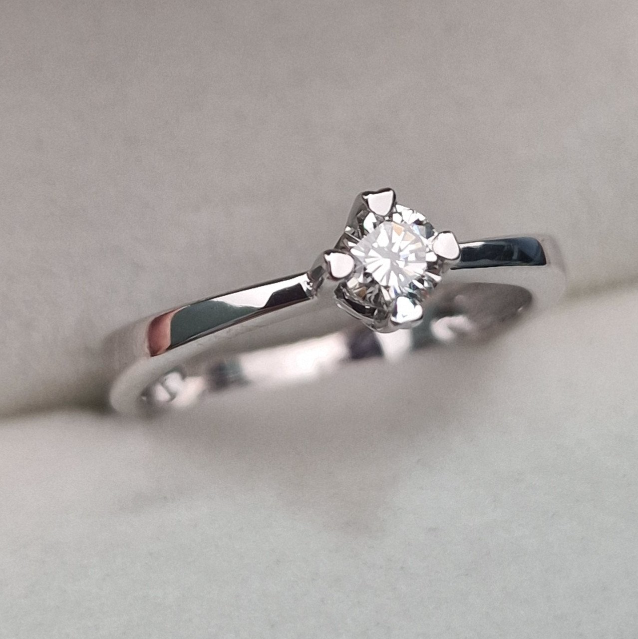 Кольцо Deimantas 104622636 16,5р 2,2гр 0,22ct. купить,NaN