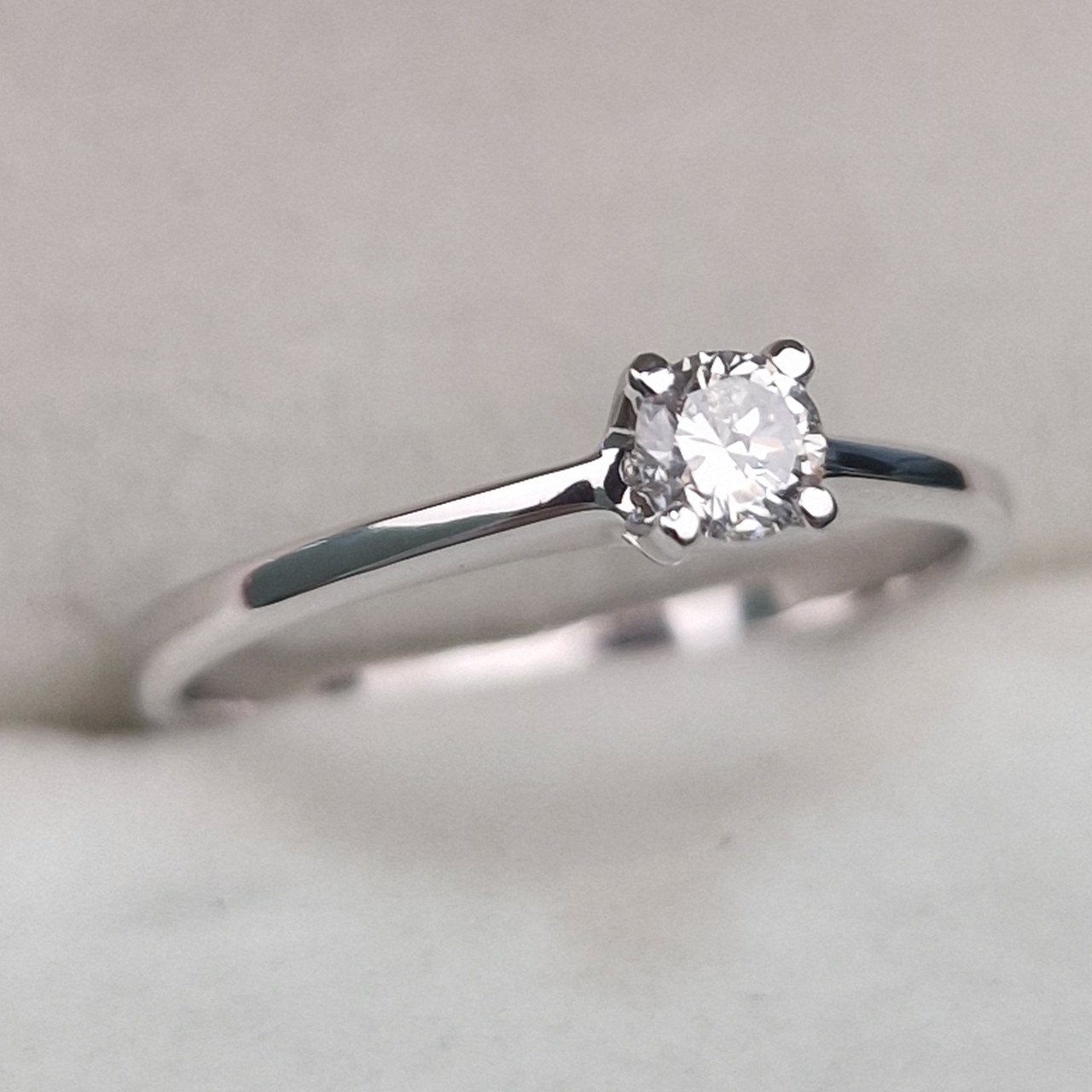 Кольцо Deimantas 104622634 16,5р 1,67гр 0,19ct. купить,NaN