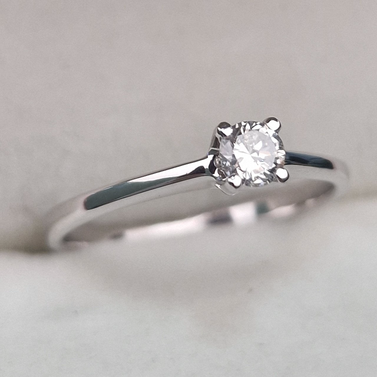 Кольцо Deimantas 104622634 16,5р 1,67гр 0,19ct. купить,NaN