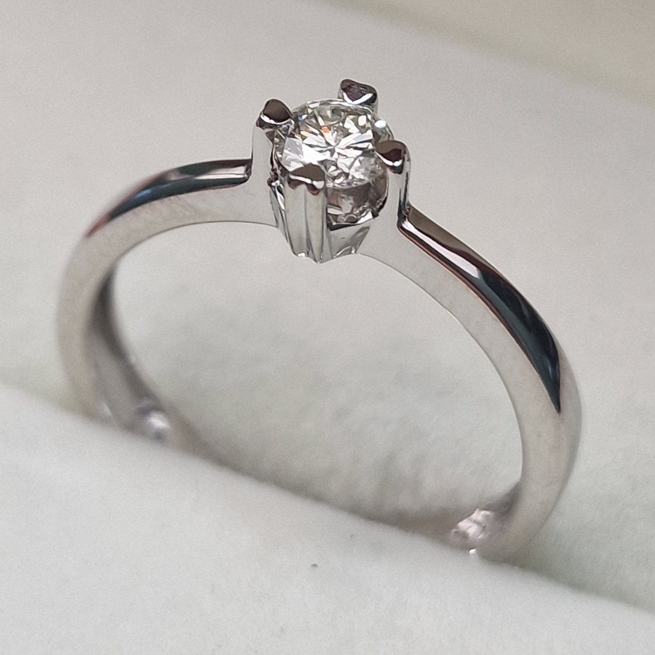 Кольцо Deimantas 104622636 16,5р 2,2гр 0,22ct. купить,NaN