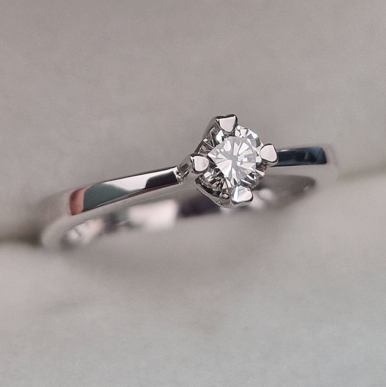 Кольцо Deimantas 104622636 16,5р 2,2гр 0,22ct. купить,NaN