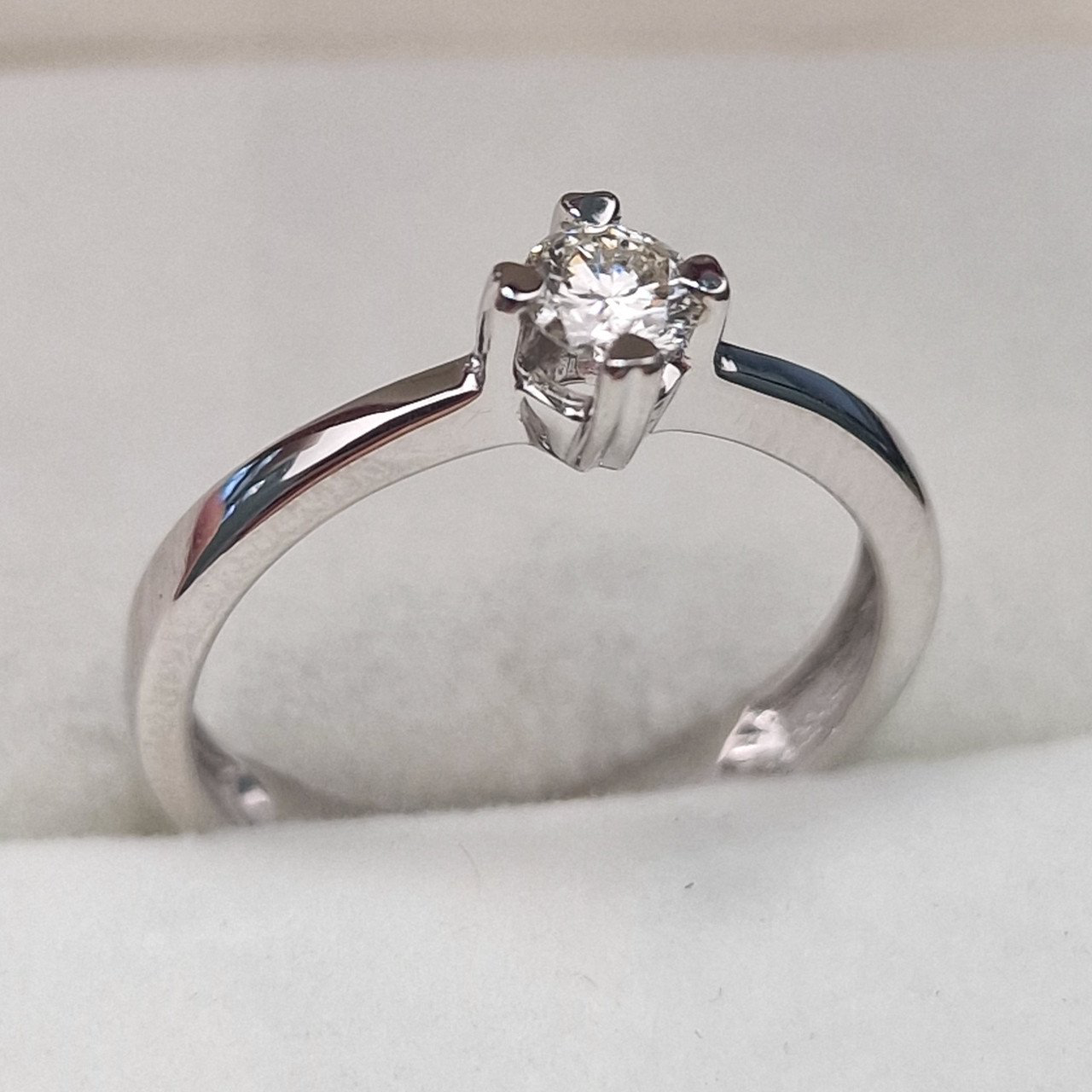 Кольцо Deimantas 104622636 16,5р 2,2гр 0,22ct. купить,NaN