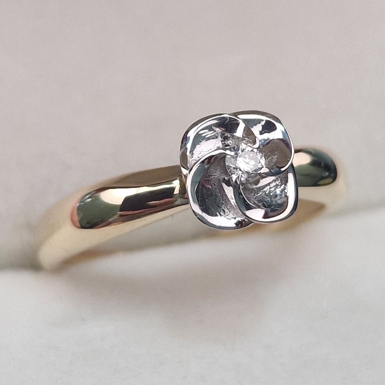 Кольцо Deimantas 104622643 16р 1,87гр 0,053ct. купить,NaN