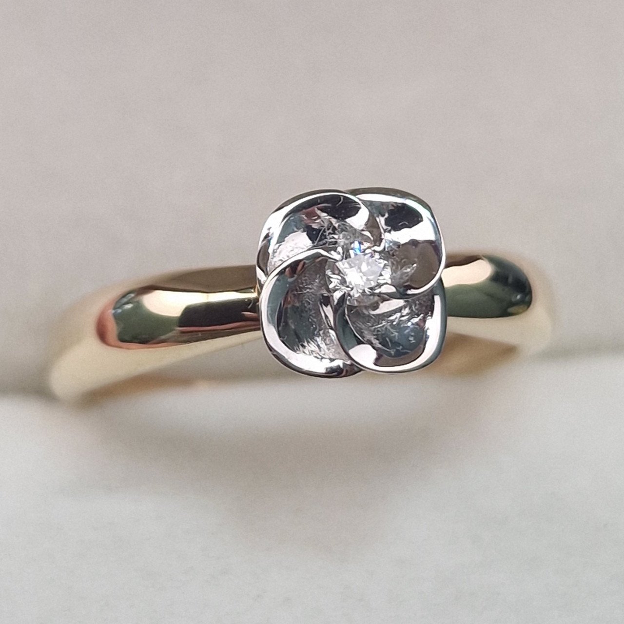 Кольцо Deimantas 104622643 16р 1,87гр 0,053ct. купить,NaN