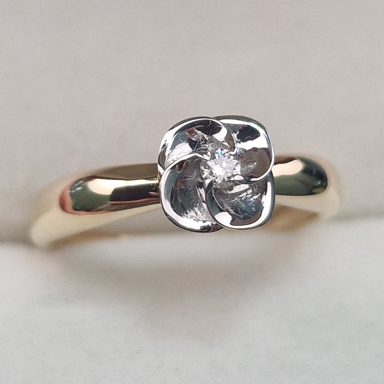 Кольцо Deimantas 104622643 16р 1,87гр 0,053ct. купить,NaN