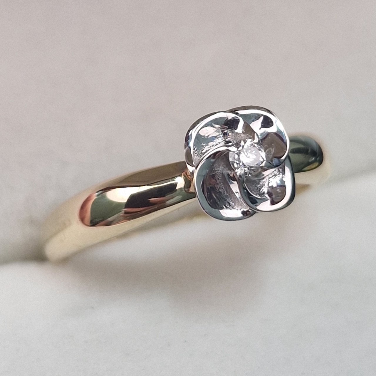 Кольцо Deimantas 104622643 16р 1,87гр 0,053ct. купить,NaN