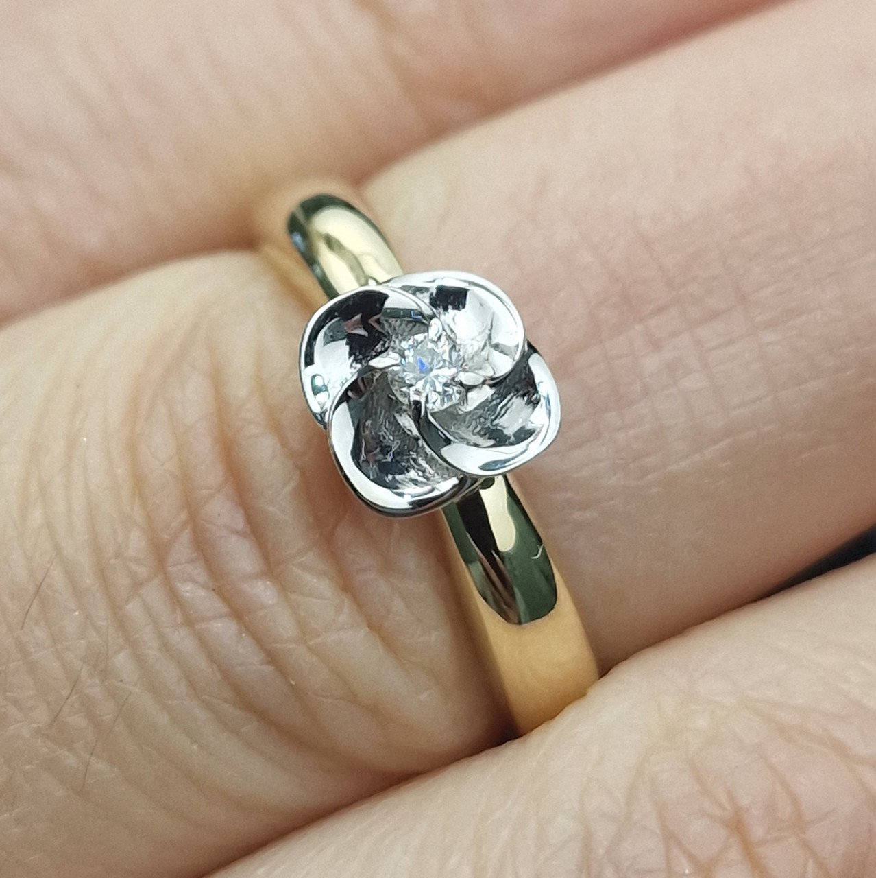 Кольцо Deimantas 104622643 16р 1,87гр 0,053ct. купить,NaN