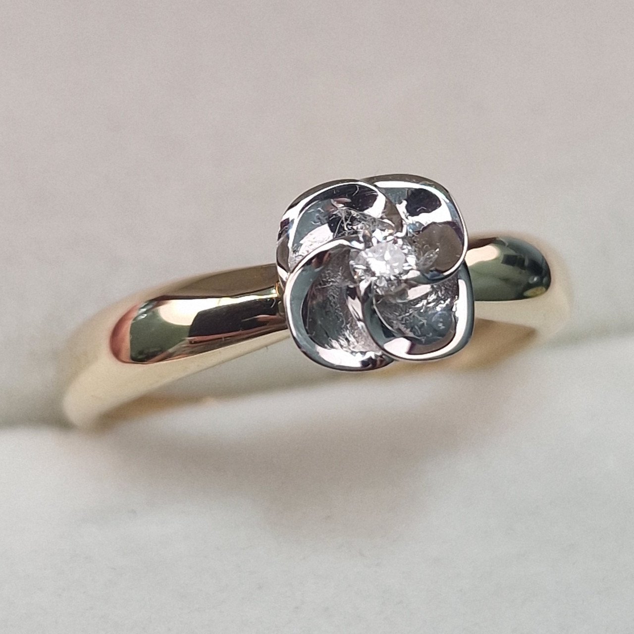 Кольцо Deimantas 104622643 16р 1,87гр 0,053ct. купить,NaN