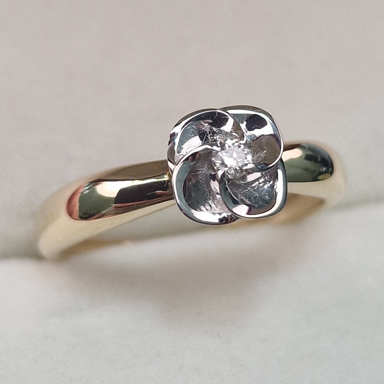 Кольцо Deimantas 104622643 16р 1,87гр 0,053ct. купить,NaN