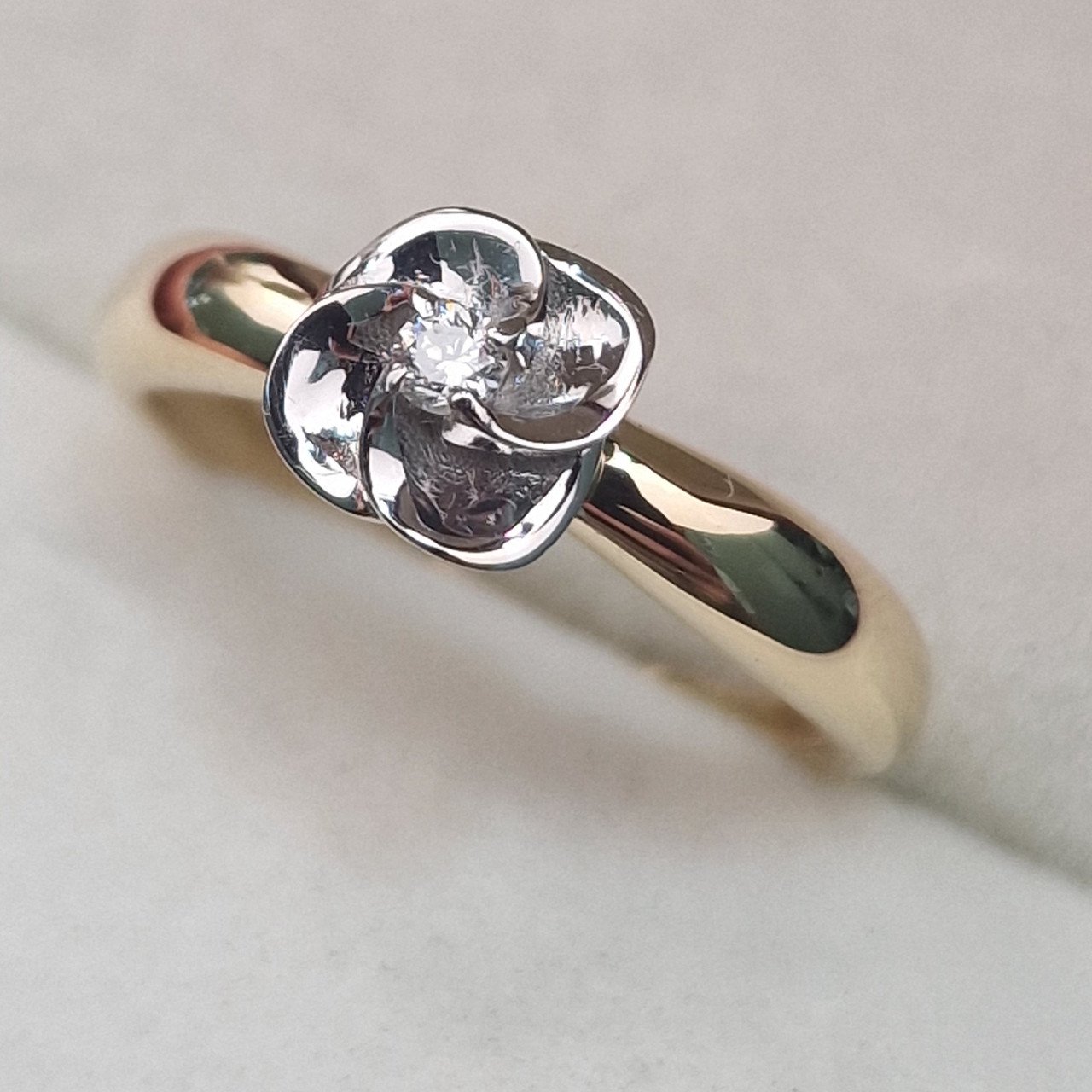 Кольцо Deimantas 104622643 16р 1,87гр 0,053ct. купить,NaN
