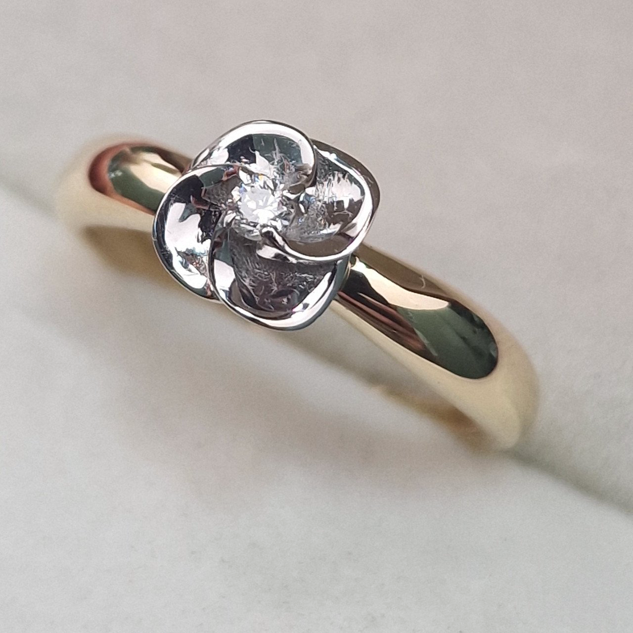 Кольцо Deimantas 104622643 16р 1,87гр 0,053ct. купить,NaN