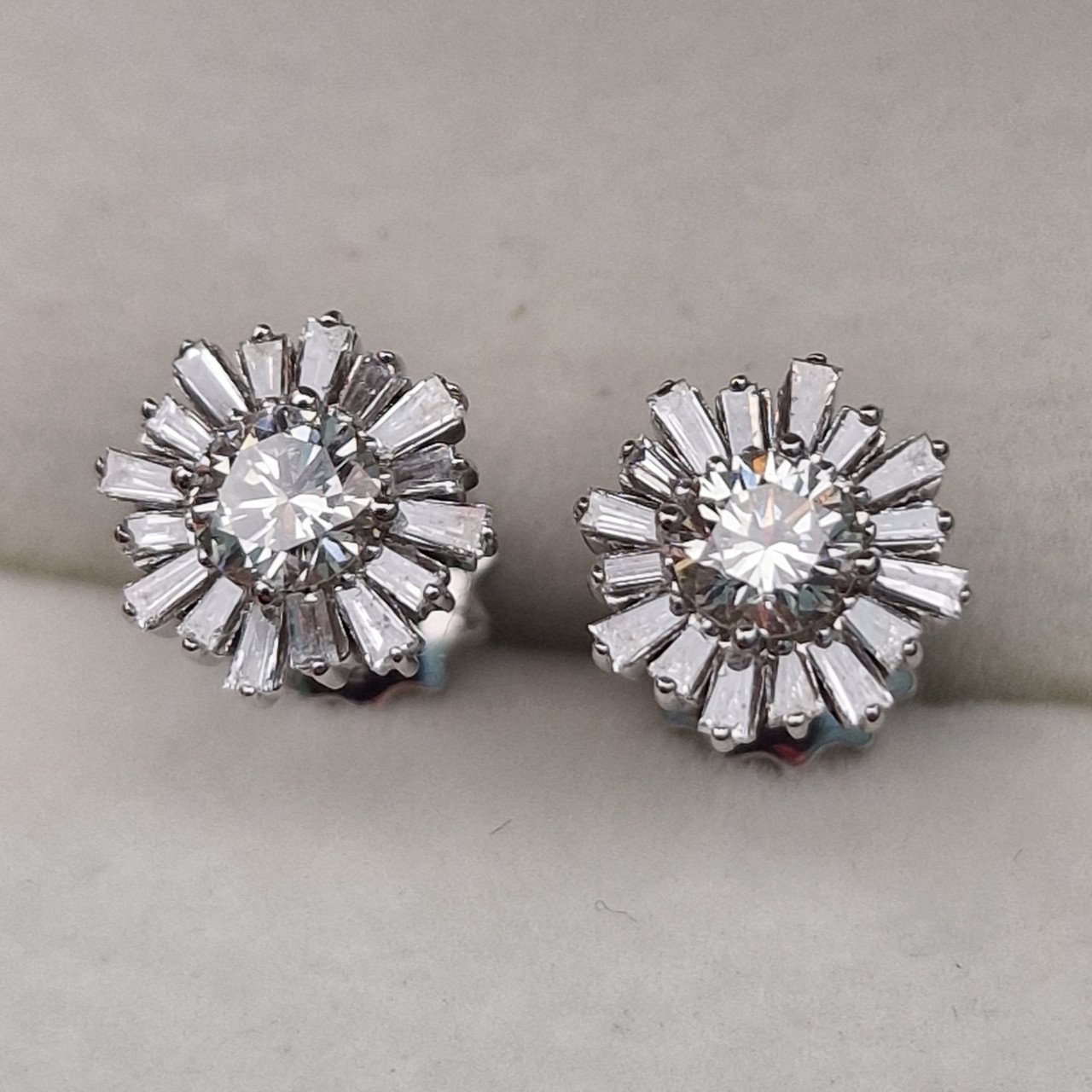 Серьги Deimantas 105021580 3,36гр 0,91ct. купить,NaN