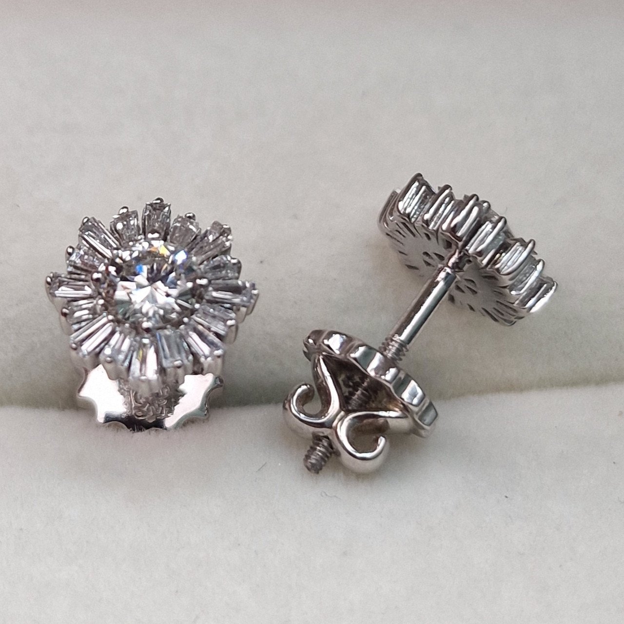 Серьги Deimantas 105021580 3,36гр 0,91ct. купить,NaN