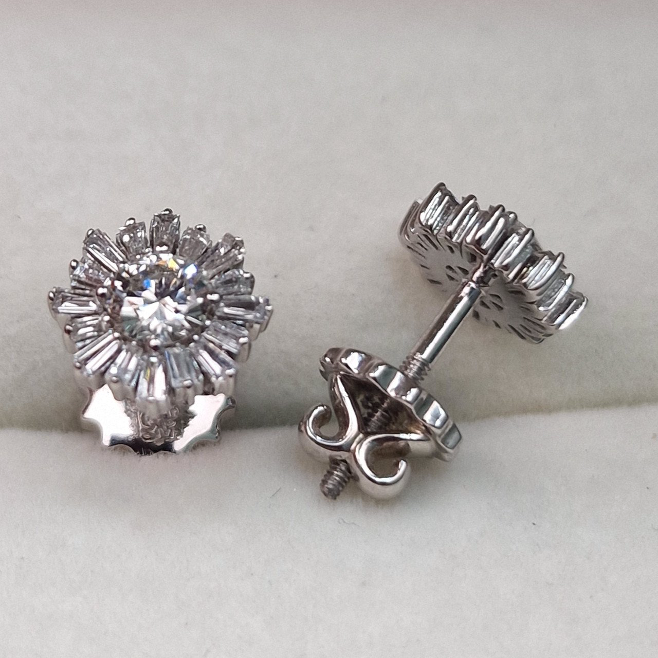 Серьги Deimantas 105021580 3,36гр 0,91ct. купить,NaN