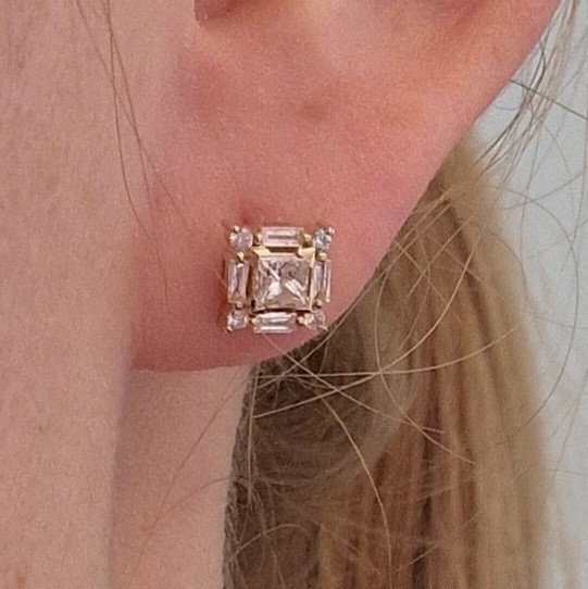 Серьги Deimantas 105021612 2,02гр 0,70ct. купить,NaN