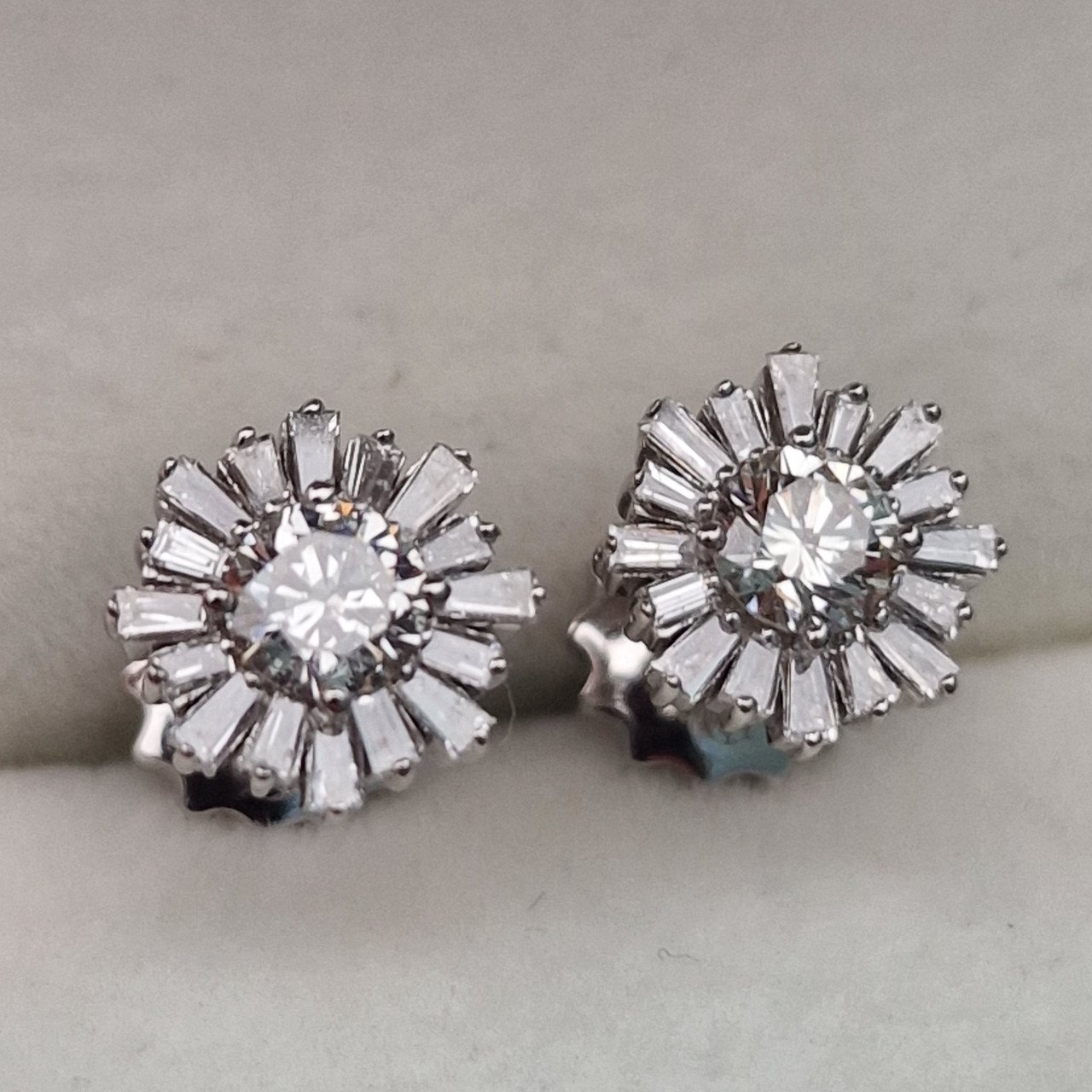 Серьги Deimantas 105021580 3,36гр 0,91ct. купить,NaN
