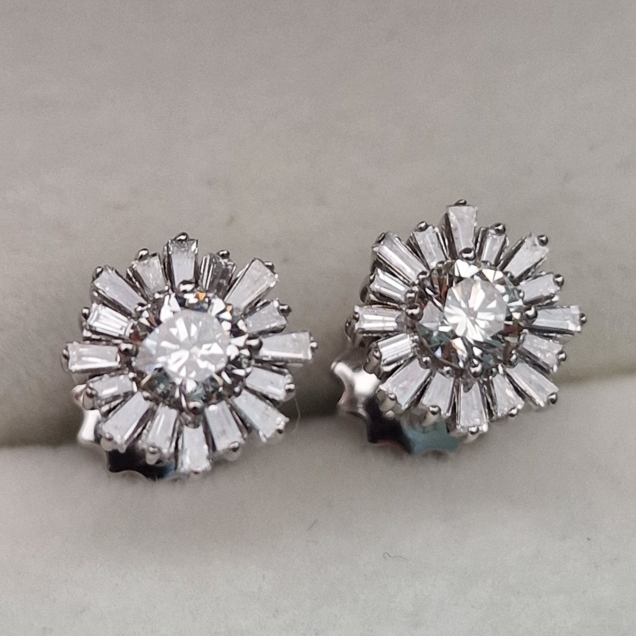 Серьги Deimantas 105021580 3,36гр 0,91ct. купить,NaN