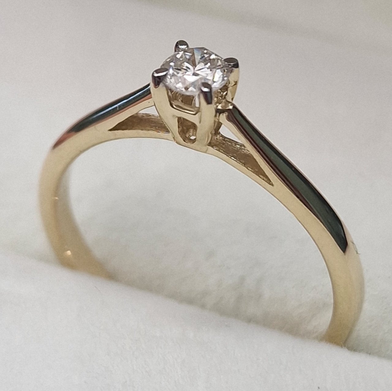 Кольцо Deimantas 104622645 17р 1,8гр 0,185ct. купить,NaN