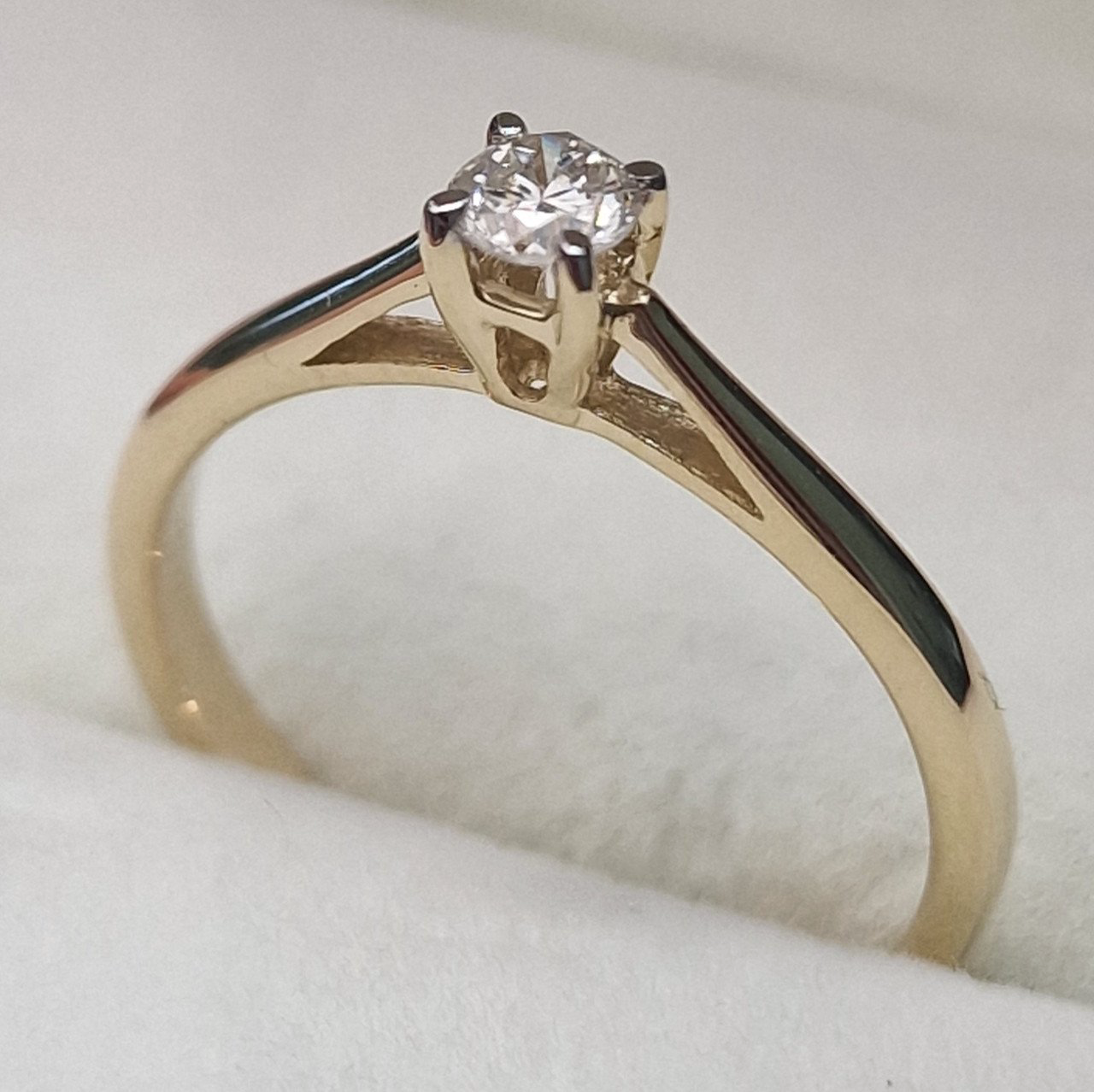 Кольцо Deimantas 104622645 17р 1,8гр 0,185ct. купить,NaN