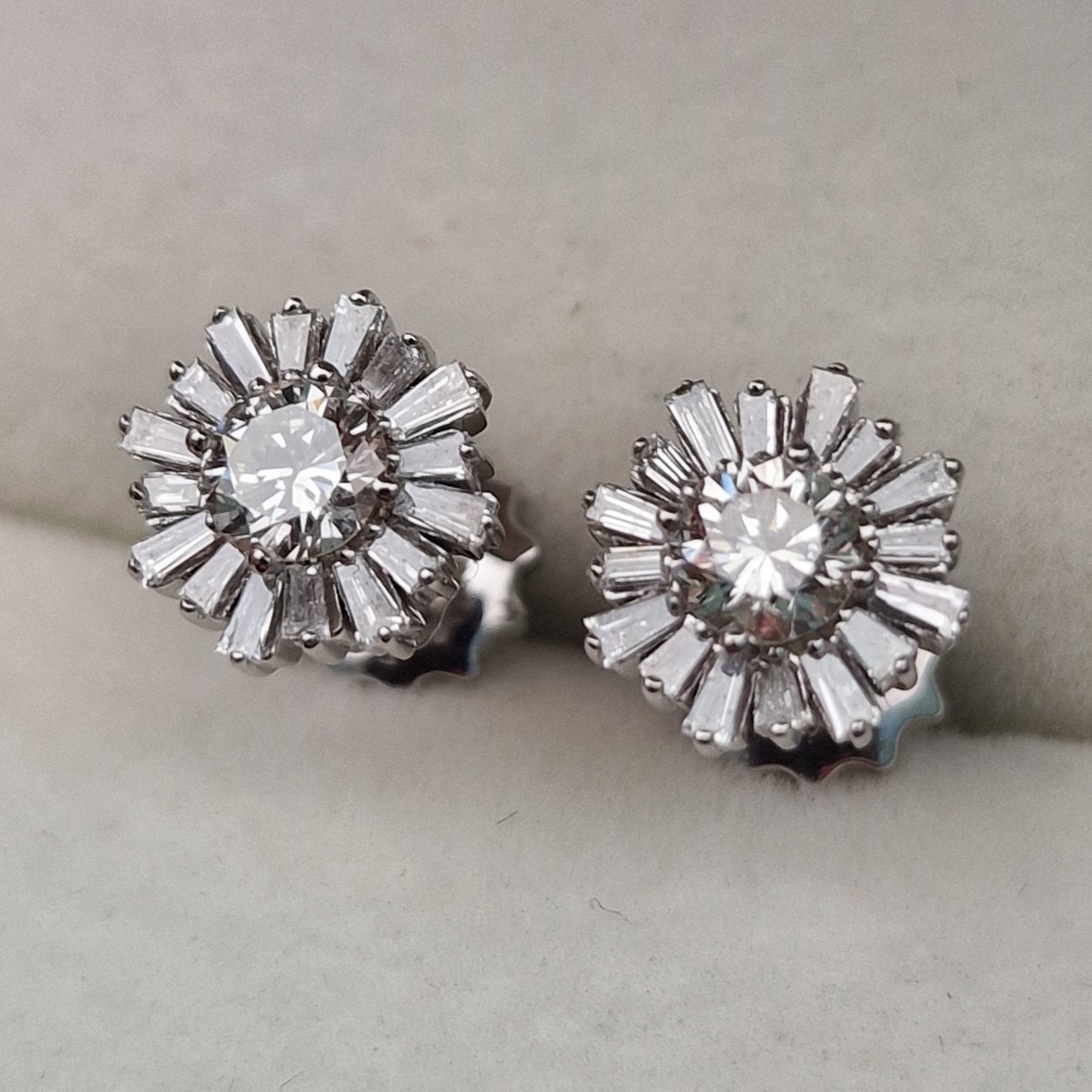 Серьги Deimantas 105021580 3,36гр 0,91ct. купить,NaN