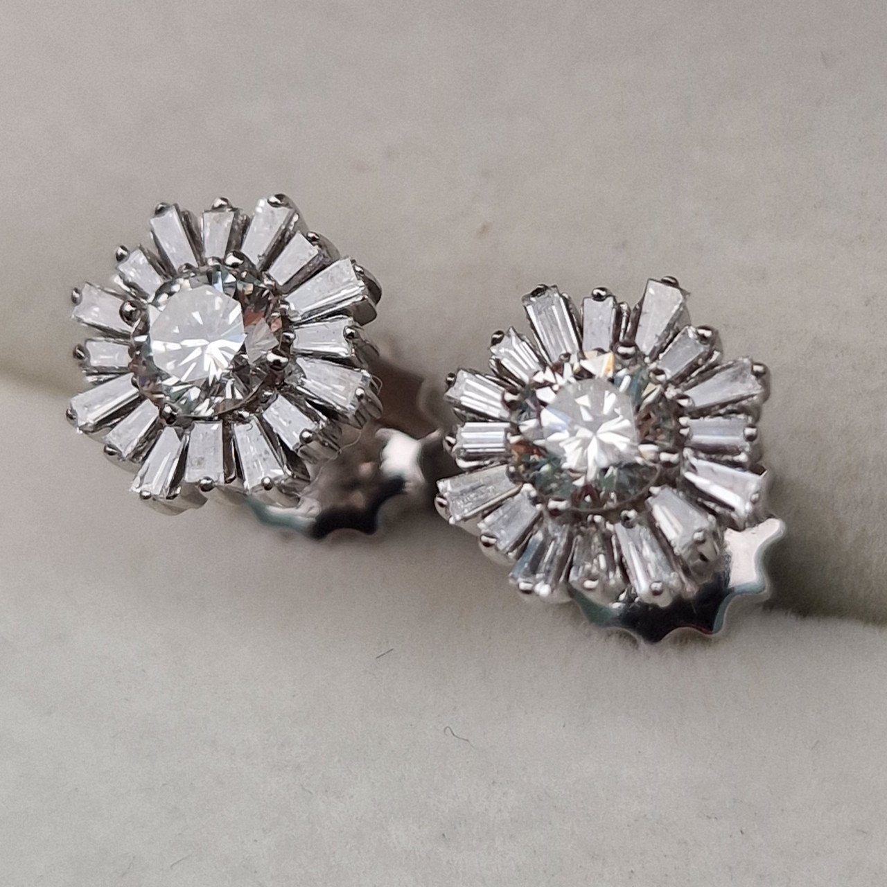 Серьги Deimantas 105021580 3,36гр 0,91ct. купить,NaN