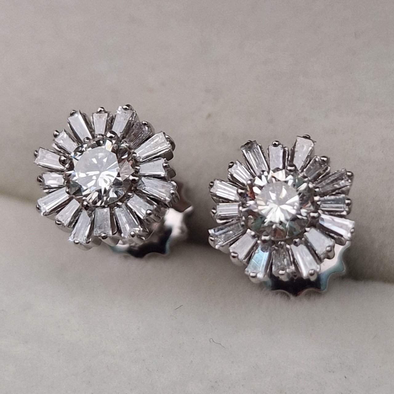 Серьги Deimantas 105021580 3,36гр 0,91ct. купить,NaN
