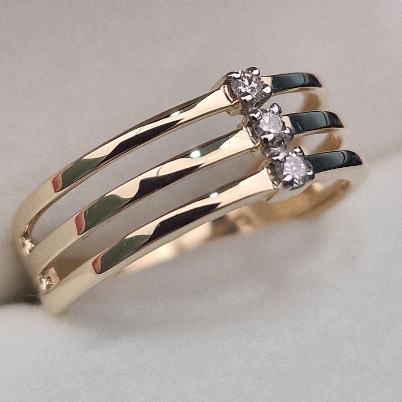 Кольцо Deimantas 104622647 18р 3,26гр 0,096ct. купить,NaN