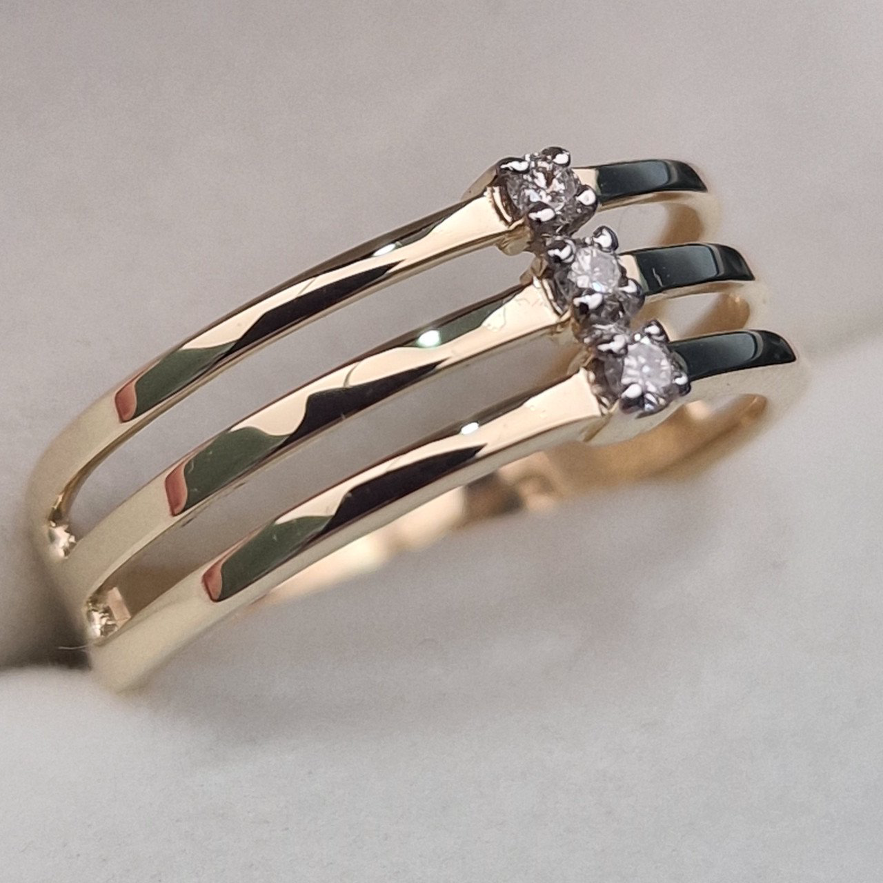 Кольцо Deimantas 104622647 18р 3,26гр 0,096ct. купить,NaN