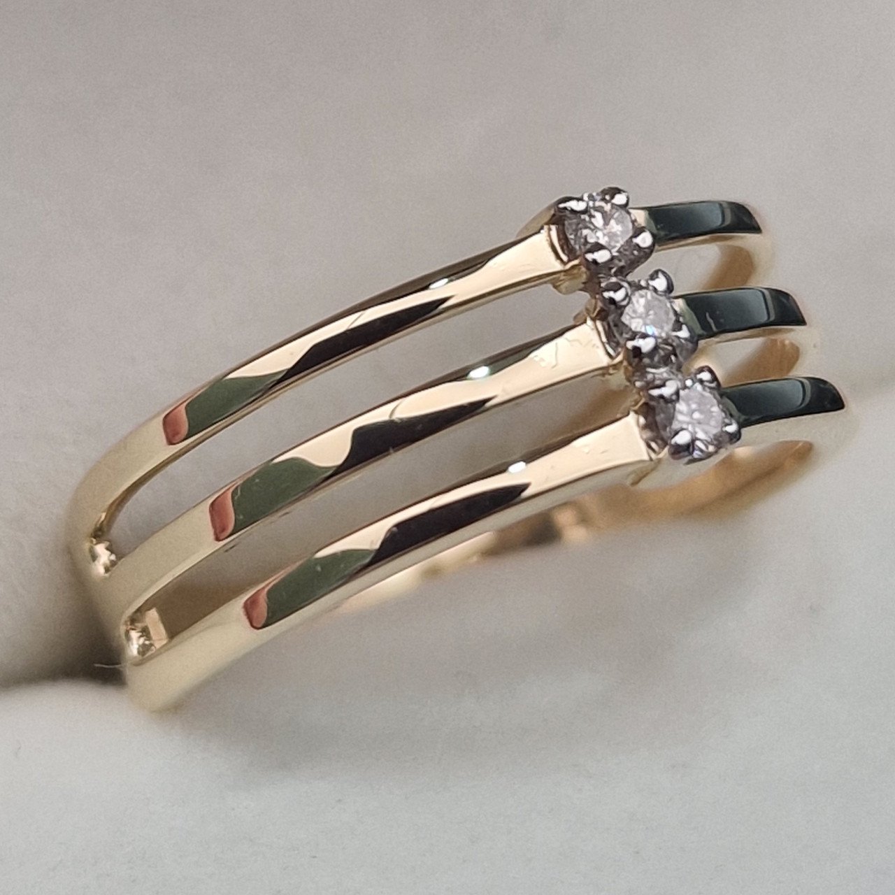 Кольцо Deimantas 104622647 18р 3,26гр 0,096ct. купить,NaN