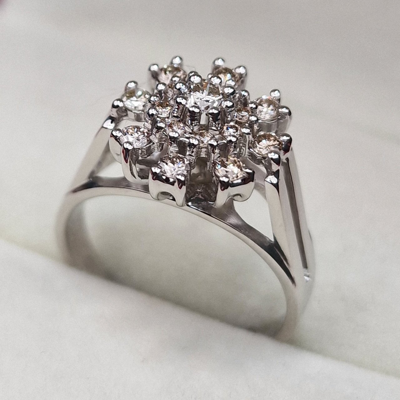 Кольцо Deimantas 104722692 17р 4,3гр 0,461ct. купить,NaN