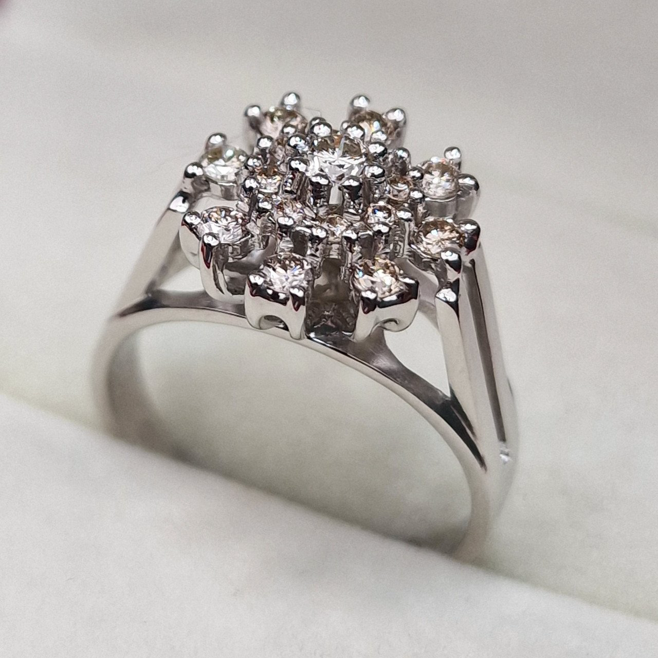 Кольцо Deimantas 104722692 17р 4,3гр 0,461ct. купить,NaN