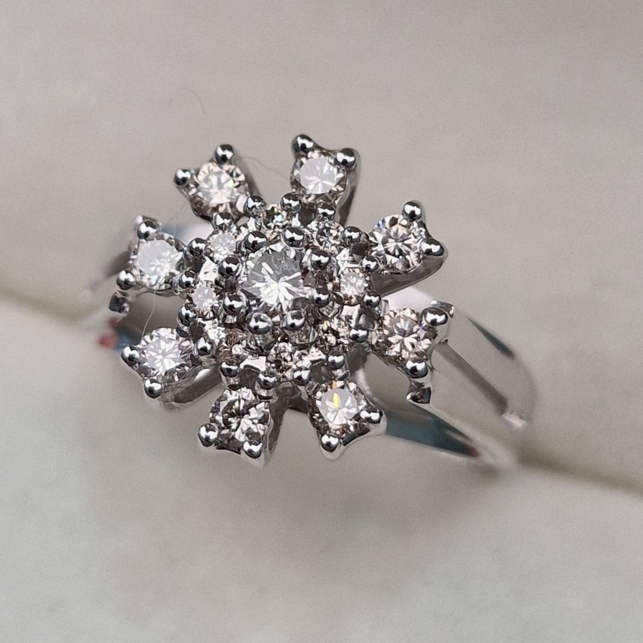 Кольцо Deimantas 104722692 17р 4,3гр 0,461ct. купить,NaN