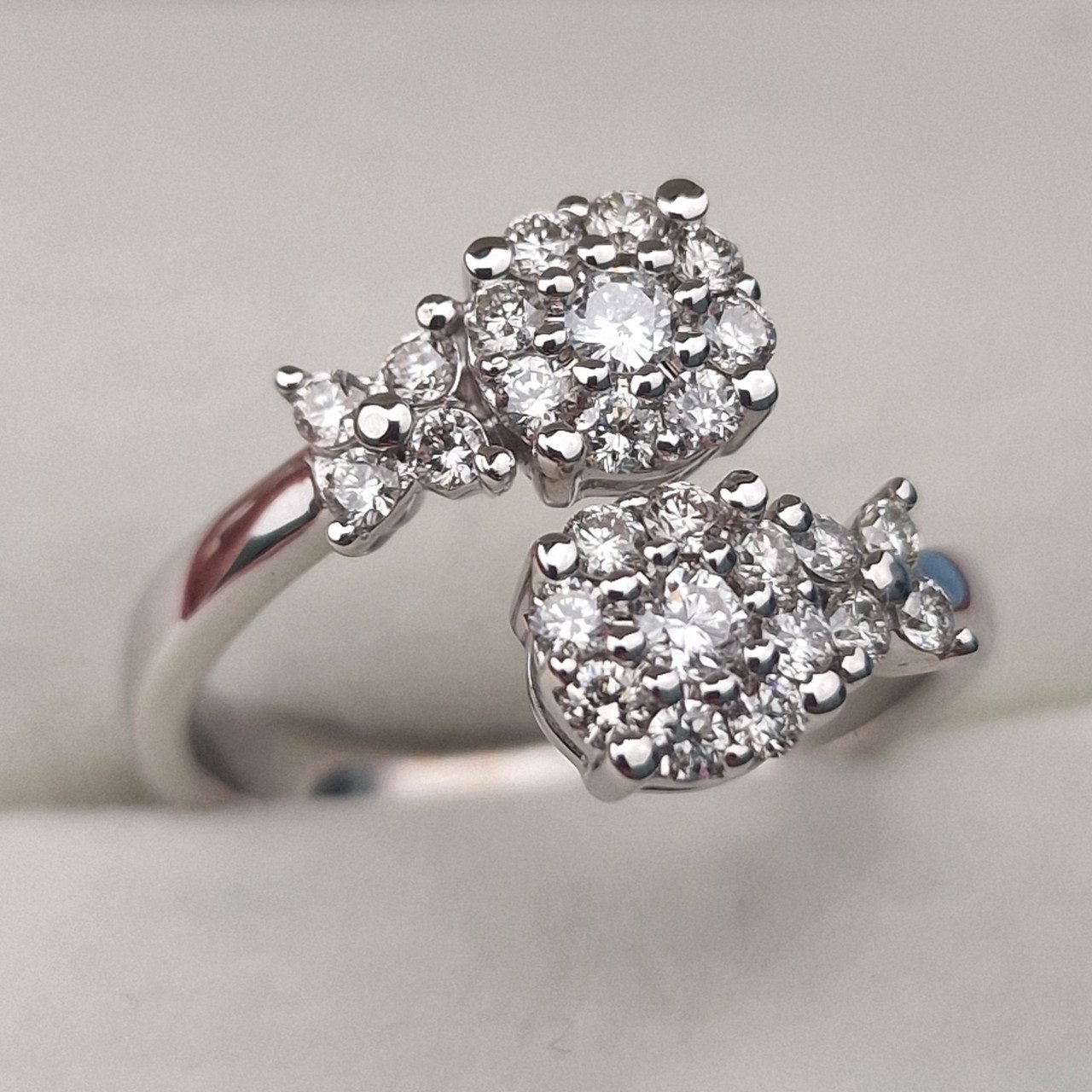 Кольцо Deimantas 105021723 17р 4,24гр 0,61ct. купить,NaN