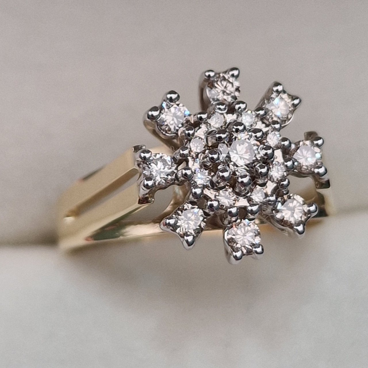 Кольцо Deimantas 104722878 17,5р 4,12гр 0,461ct. купить,NaN