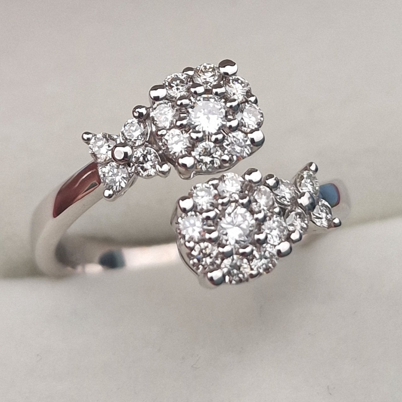 Кольцо Deimantas 105021723 17р 4,24гр 0,61ct. купить,NaN