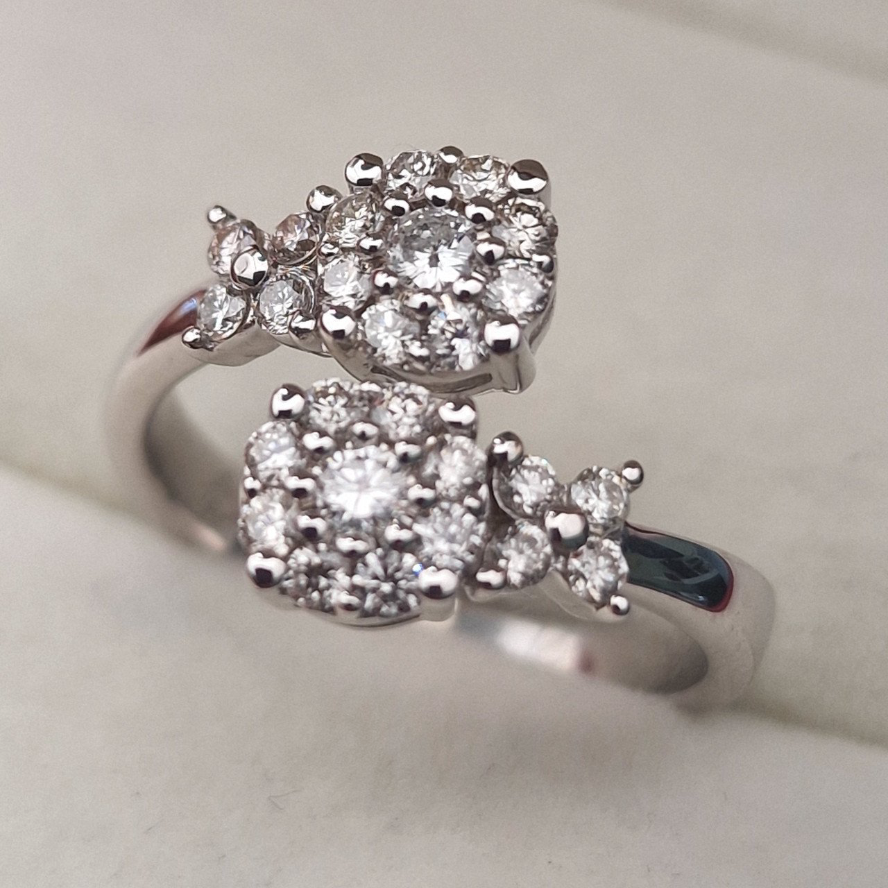 Кольцо Deimantas 105021723 17р 4,24гр 0,61ct. купить,NaN