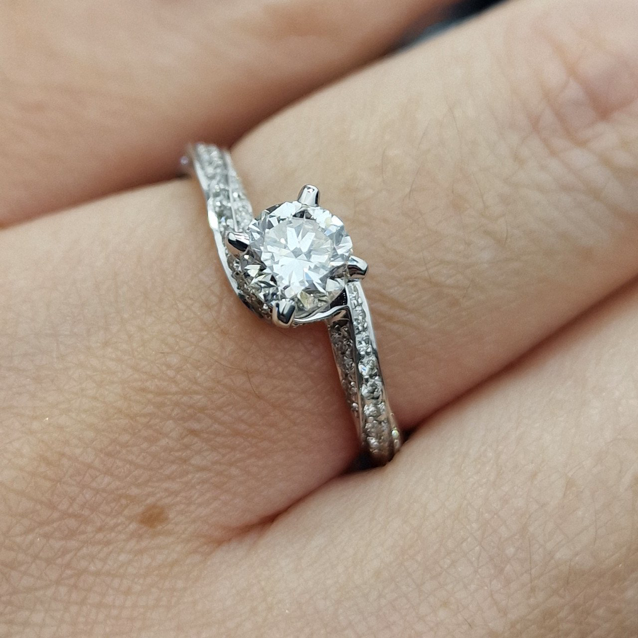 Кольцо Deimantas 103329480 16,5р 2,94гр 1.00ct. купить,NaN