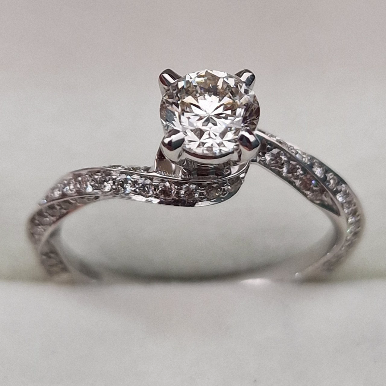 Кольцо Deimantas 103329480 16,5р 2,94гр 1.00ct. купить,NaN