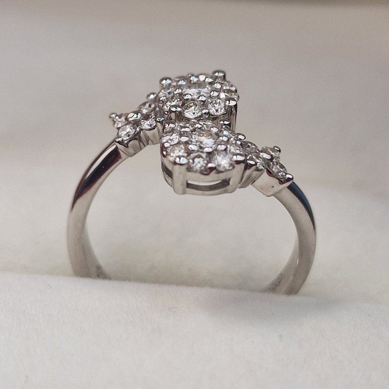 Кольцо Deimantas 105021723 17р 4,24гр 0,61ct. купить,NaN