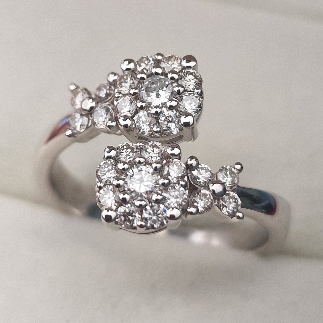 Кольцо Deimantas 105021723 17р 4,24гр 0,61ct. купить,NaN