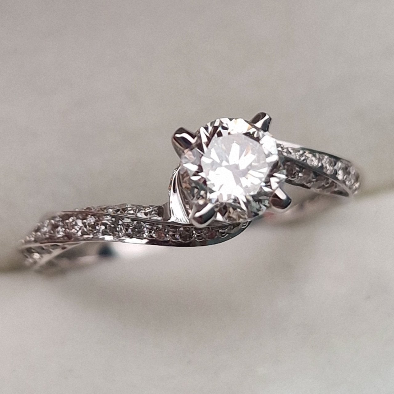 Кольцо Deimantas 103329480 16,5р 2,94гр 1.00ct. купить,NaN