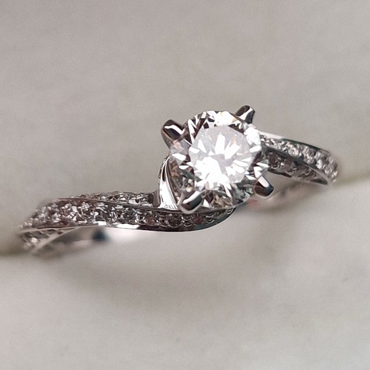 Кольцо Deimantas 103329480 16,5р 2,94гр 1.00ct. купить,NaN