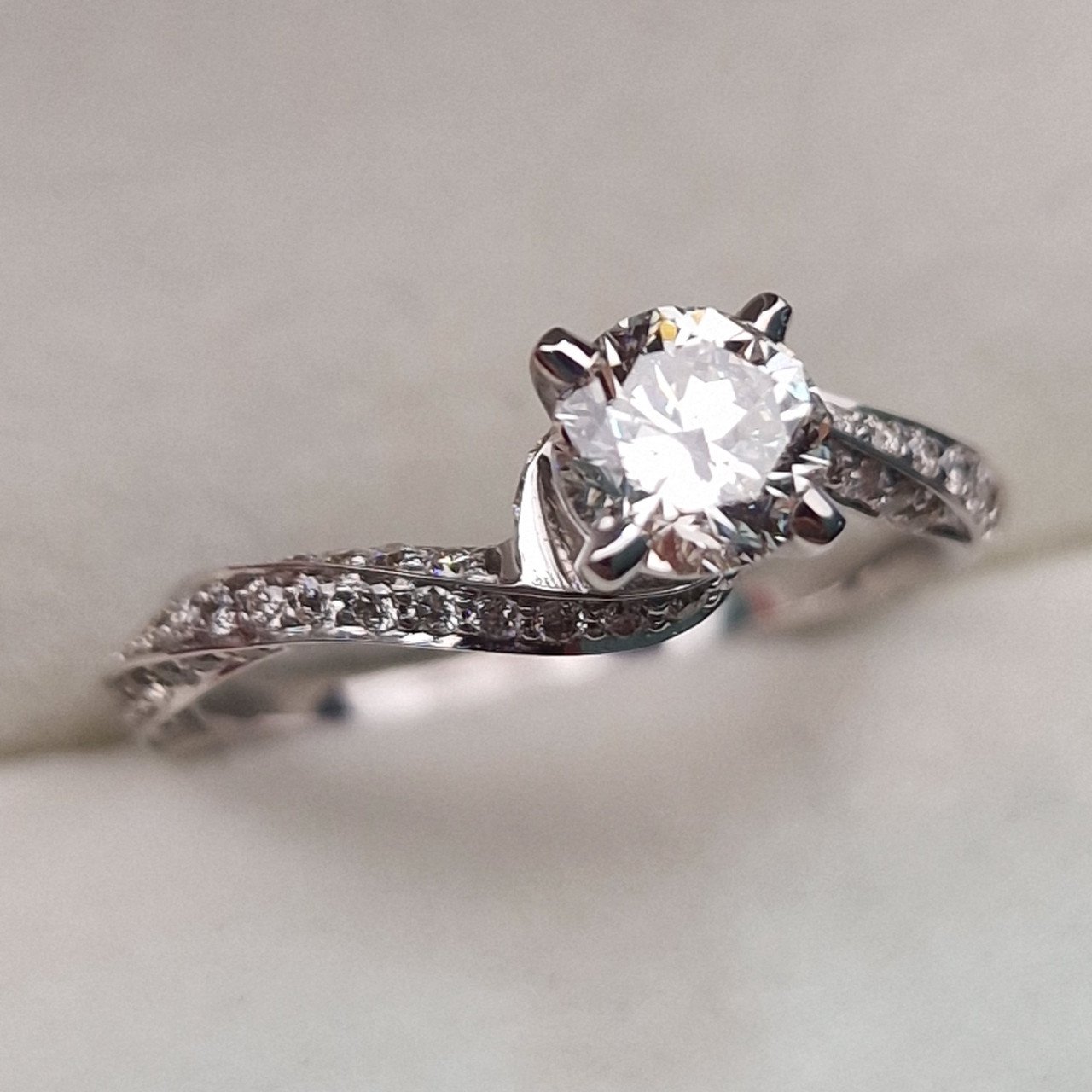 Кольцо Deimantas 103329480 16,5р 2,94гр 1.00ct. купить,NaN