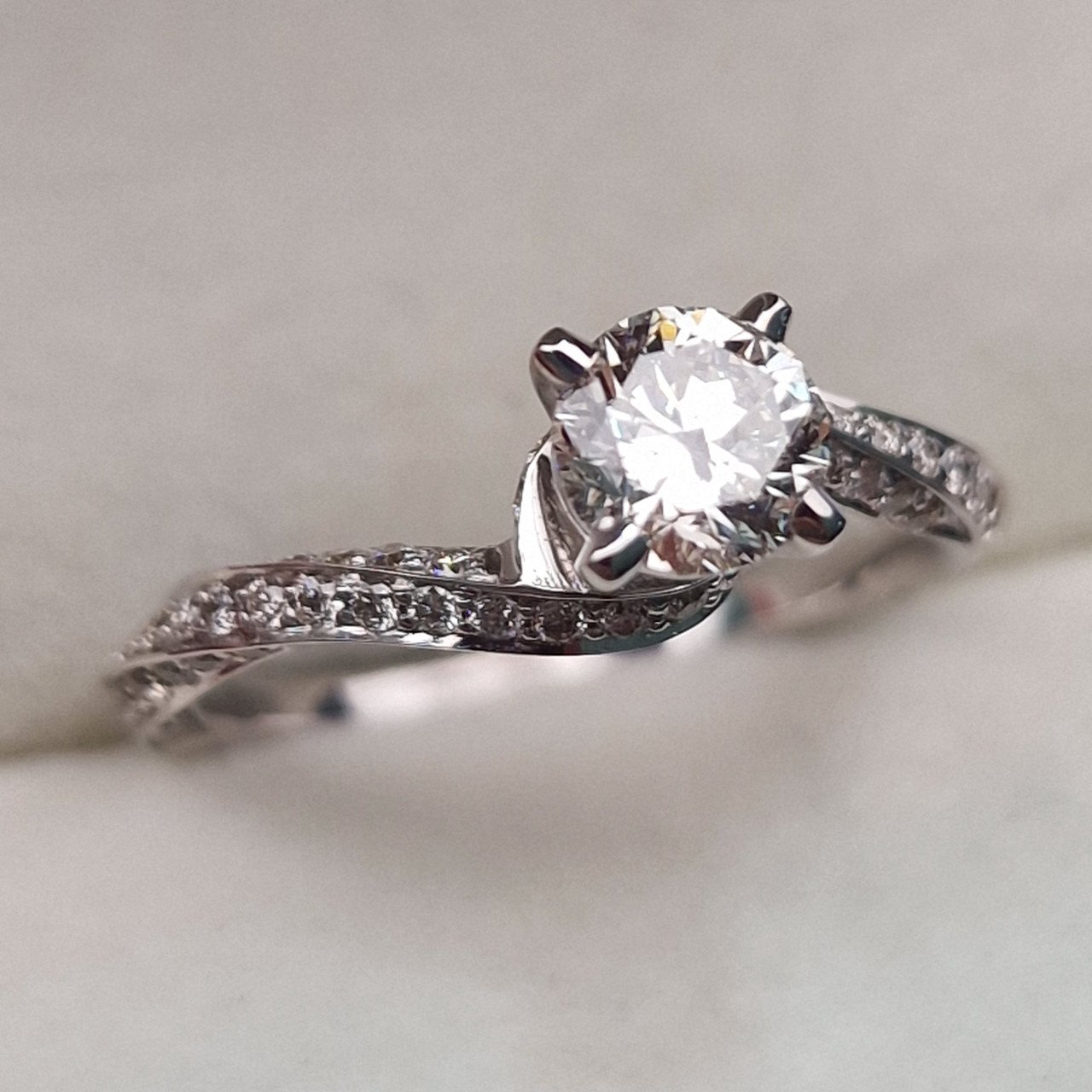 Кольцо Deimantas 103329480 16,5р 2,94гр 1.00ct. купить,NaN