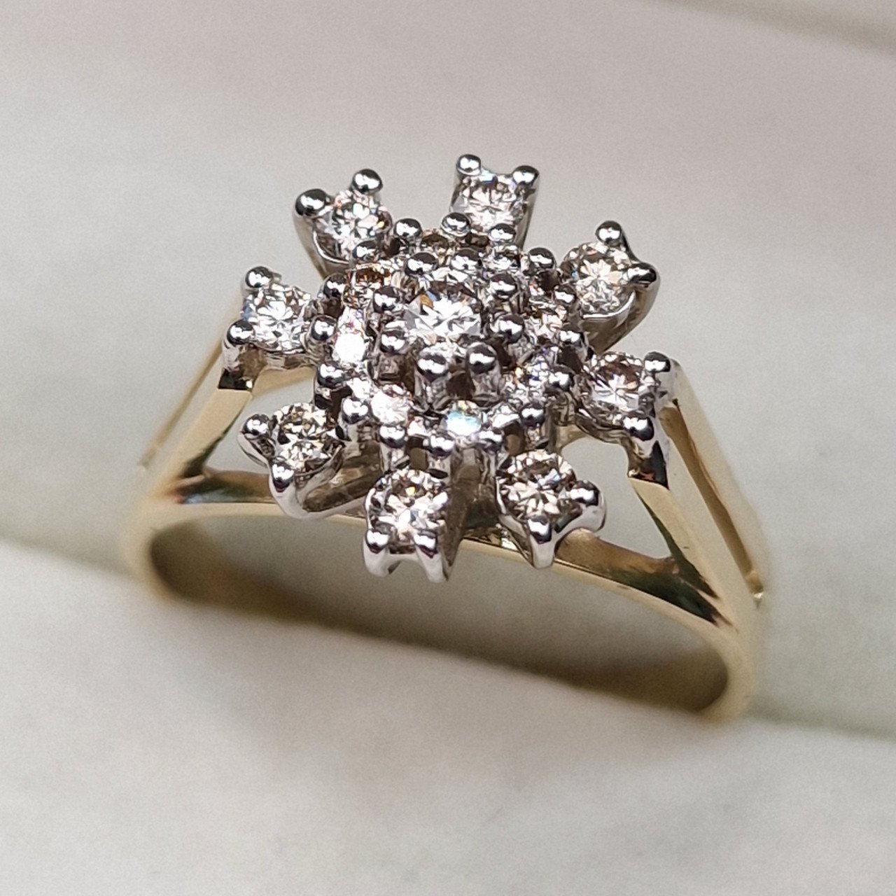 Кольцо Deimantas 104722878 17,5р 4,12гр 0,461ct. купить,NaN