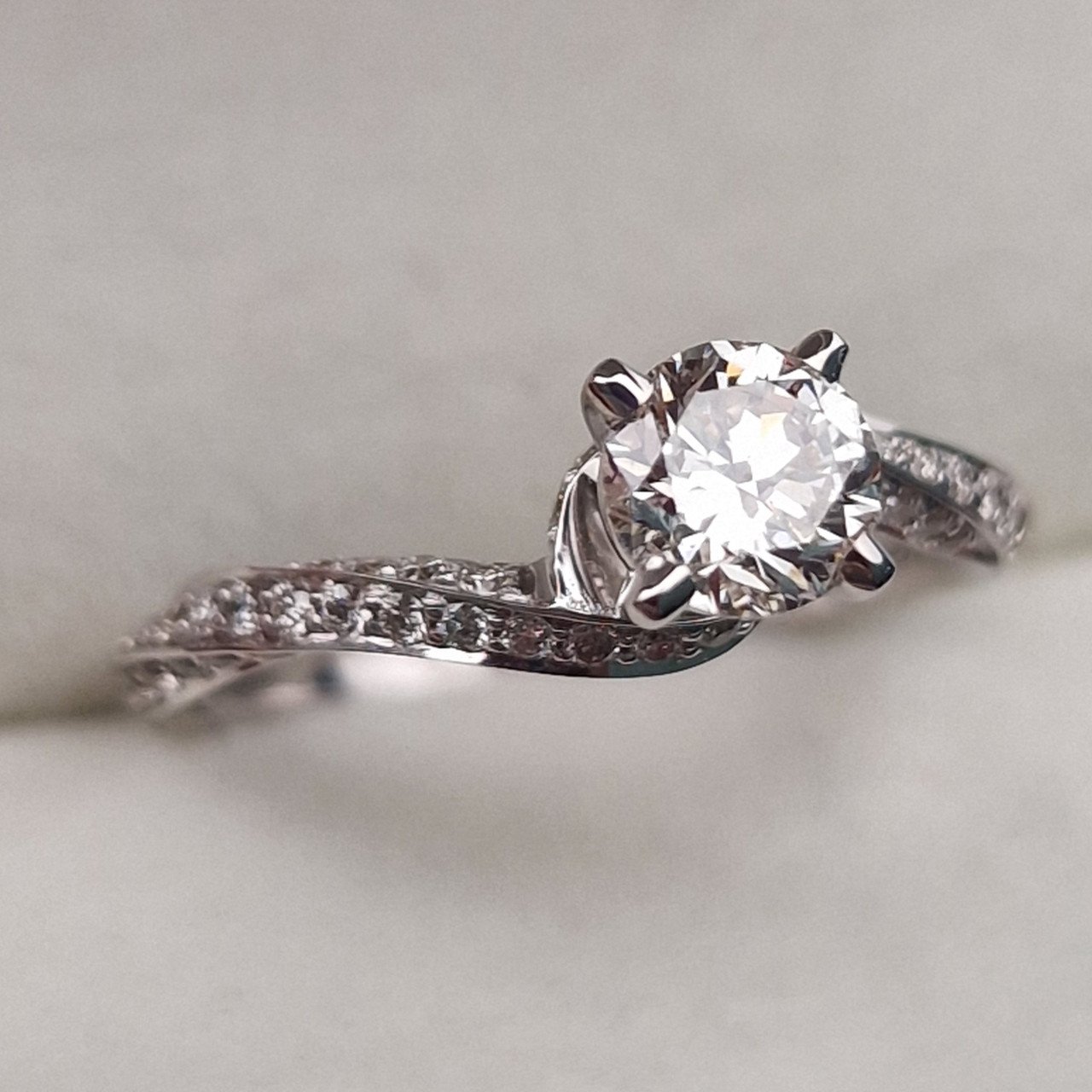 Кольцо Deimantas 103329480 16,5р 2,94гр 1.00ct. купить,NaN