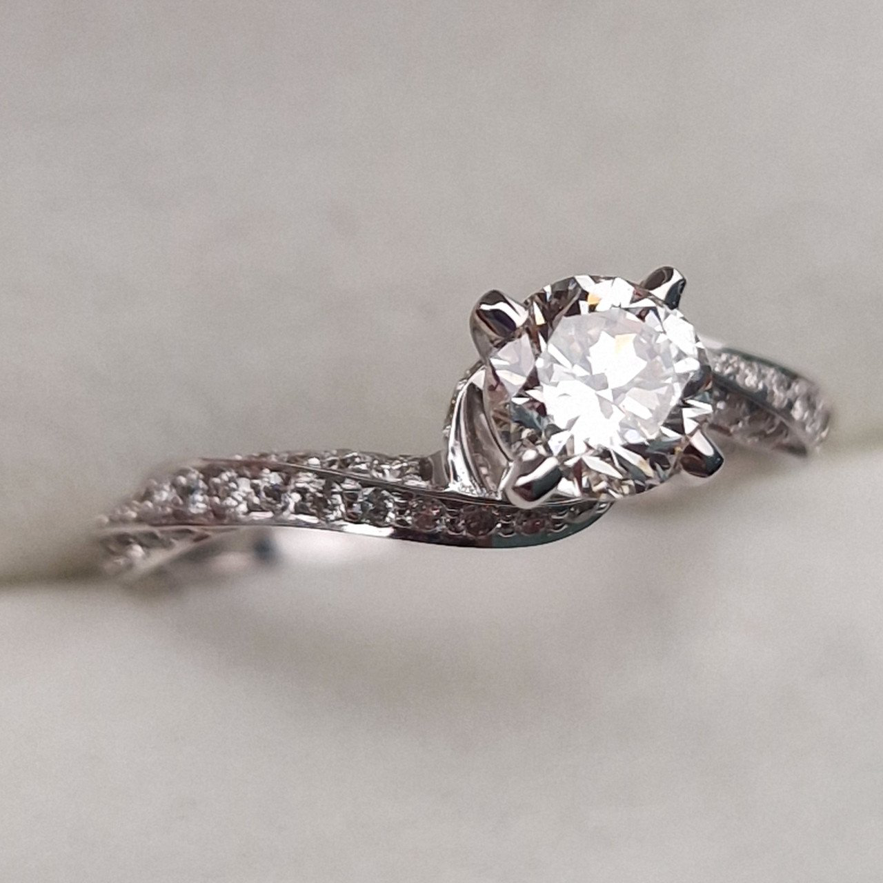 Кольцо Deimantas 103329480 16,5р 2,94гр 1.00ct. купить,NaN