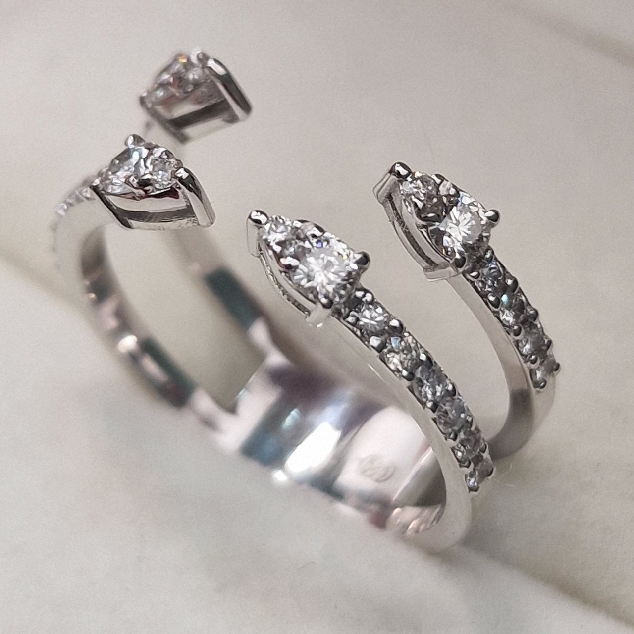 Кольцо Deimantas 105021732 17р 3,2гр 0,52ct. купить,NaN